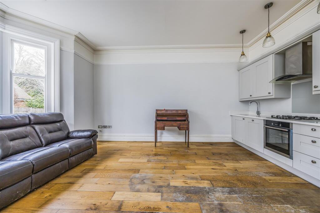 Flat 3, 25 McKinley Road, Bournemouth-PorticoMarke