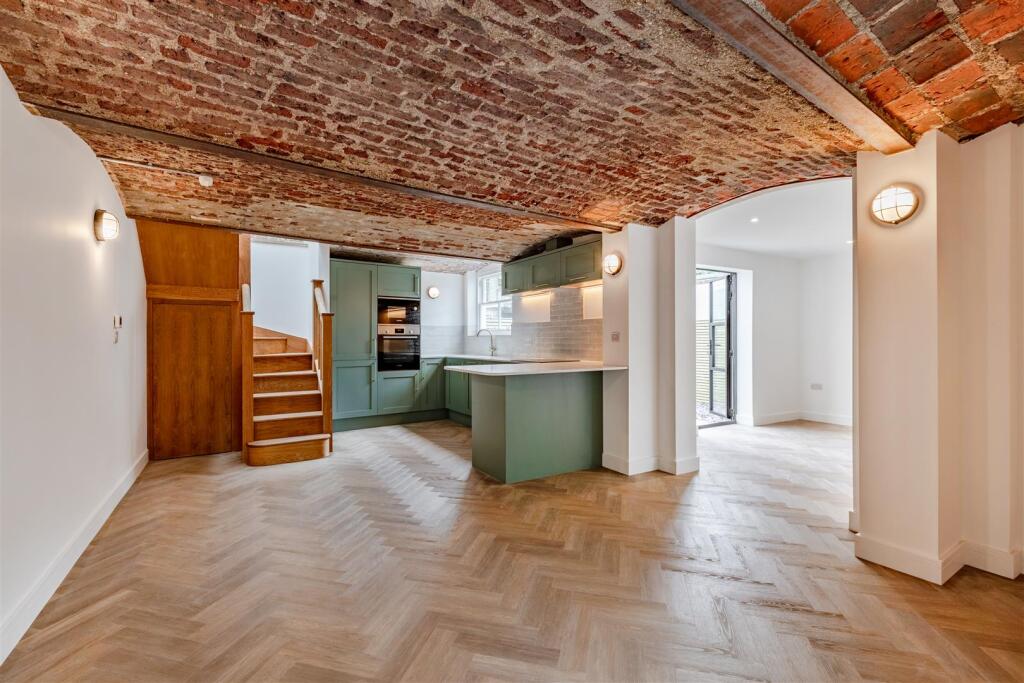 Open Plan Kitchen/Reception