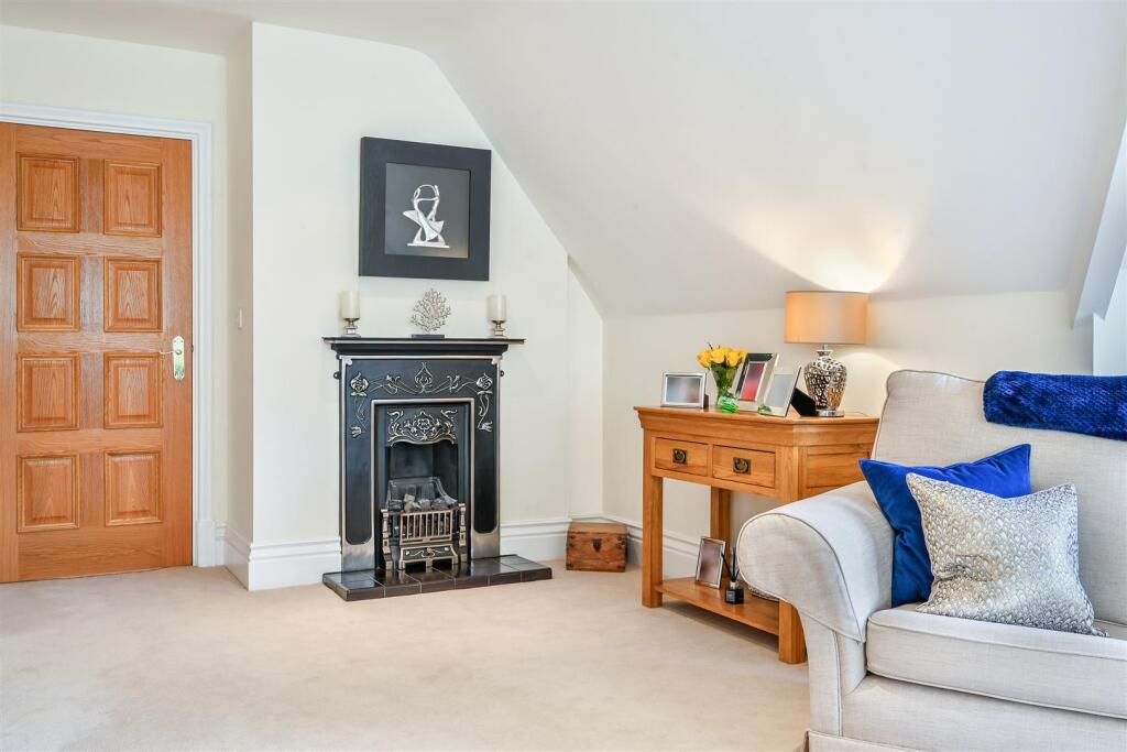 HOLLY HILL PARK, 6- (12).jpg