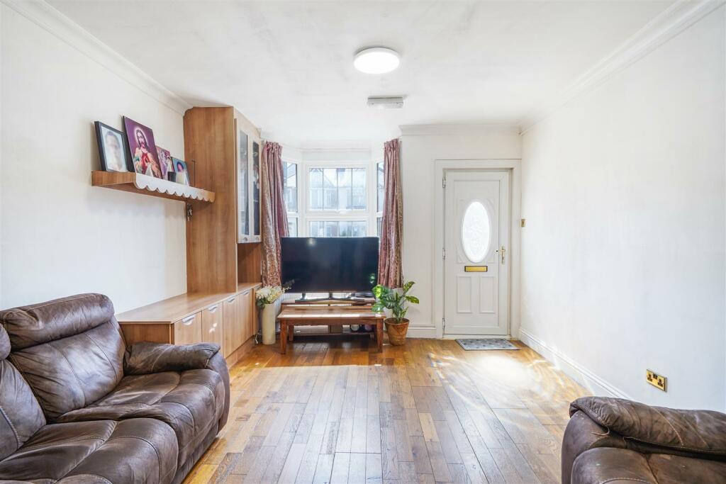 39 Greenford Road - KbTOS9wTLkvgsr7ooJtp.jpg