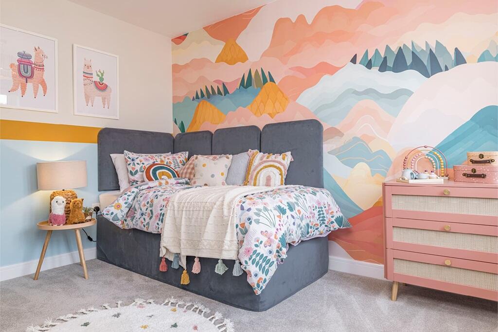 Perfect size bedroom as a home office or nursery