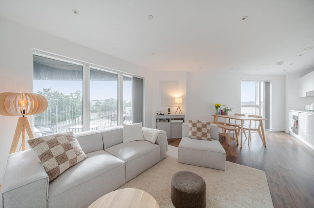 1344471-5-68af496...