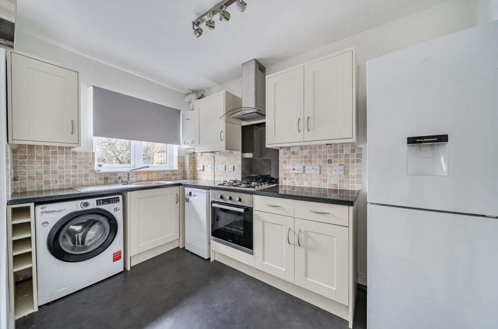 1381722-16-694026...