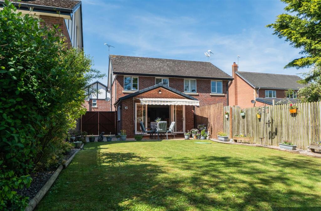 6 Gowy Court-3-009.JPG