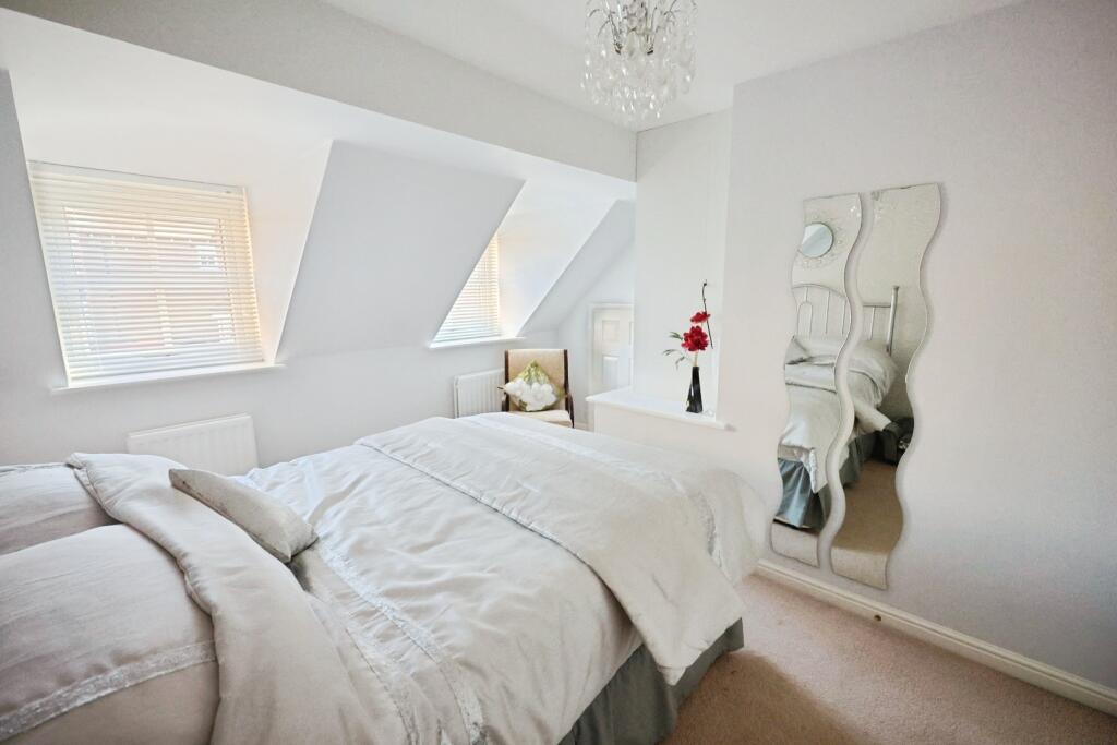 pbox-bedroom-333088.JPG