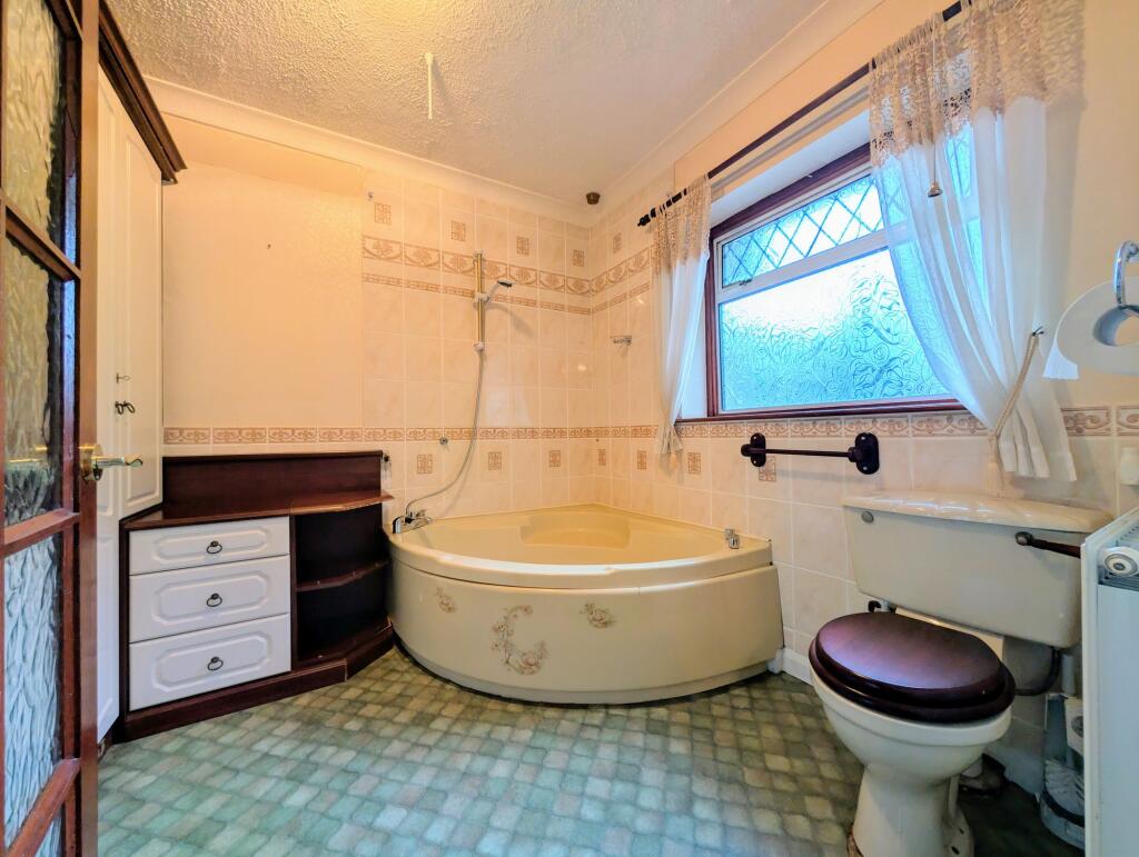 En-suite Bathroom
