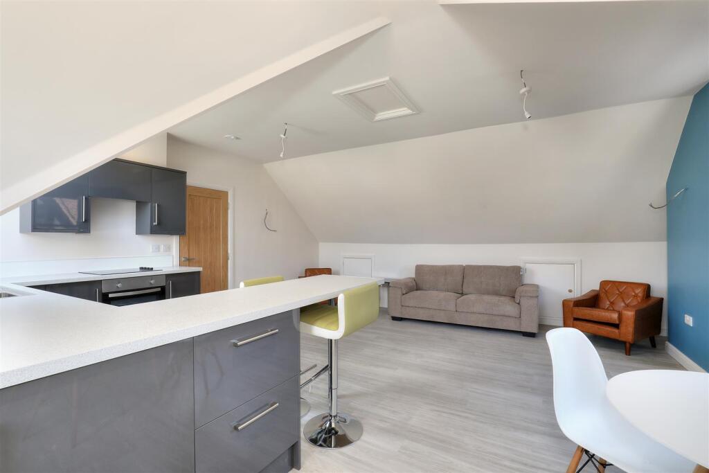 DW172401_3_4_tonemapped copy.jpg