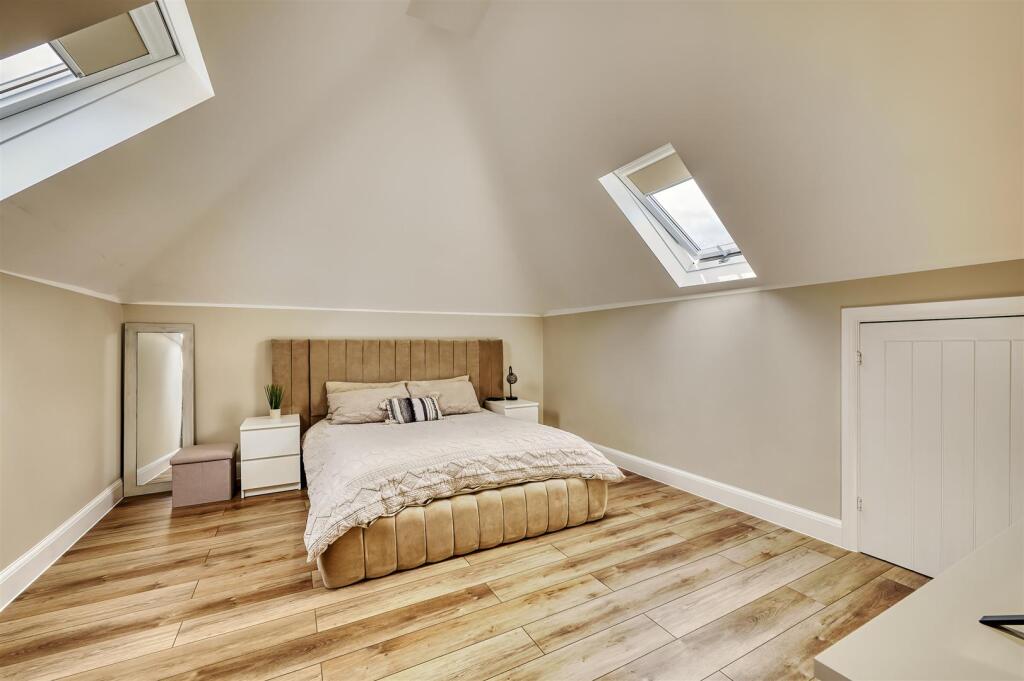 -4 St Marys Rushden-25_HDR-19.jpg