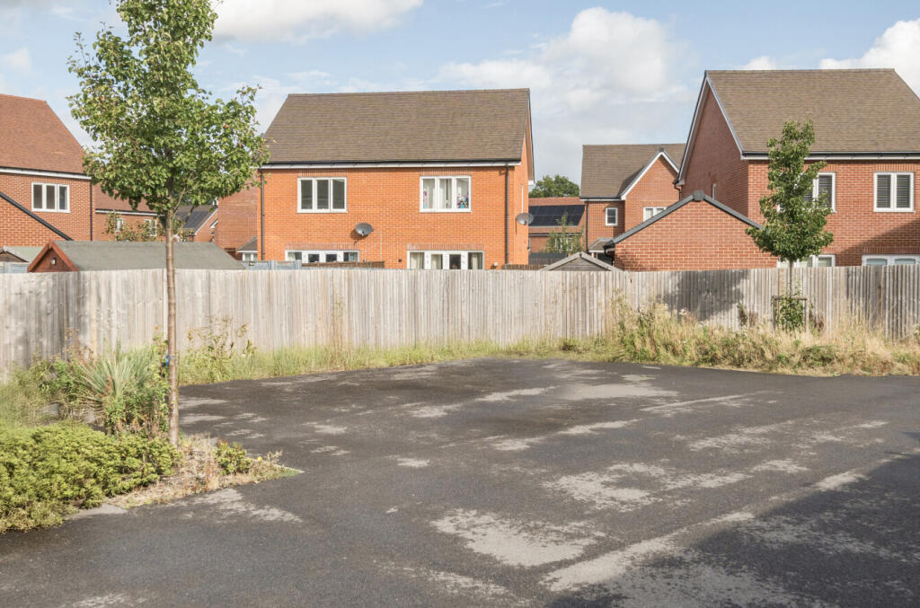 1342579-27-68aece...