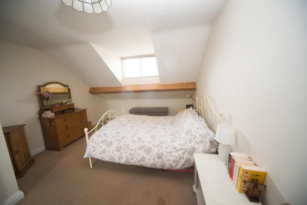 Principal bedroom 1.jpg