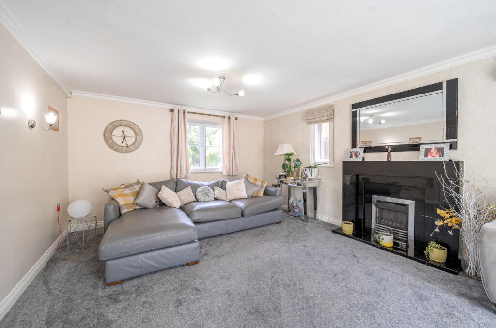 1306326-12-684c19...