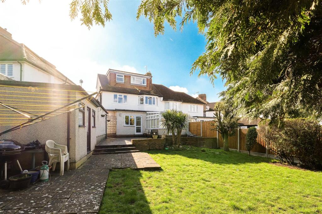 10, Priory Close-44.jpg