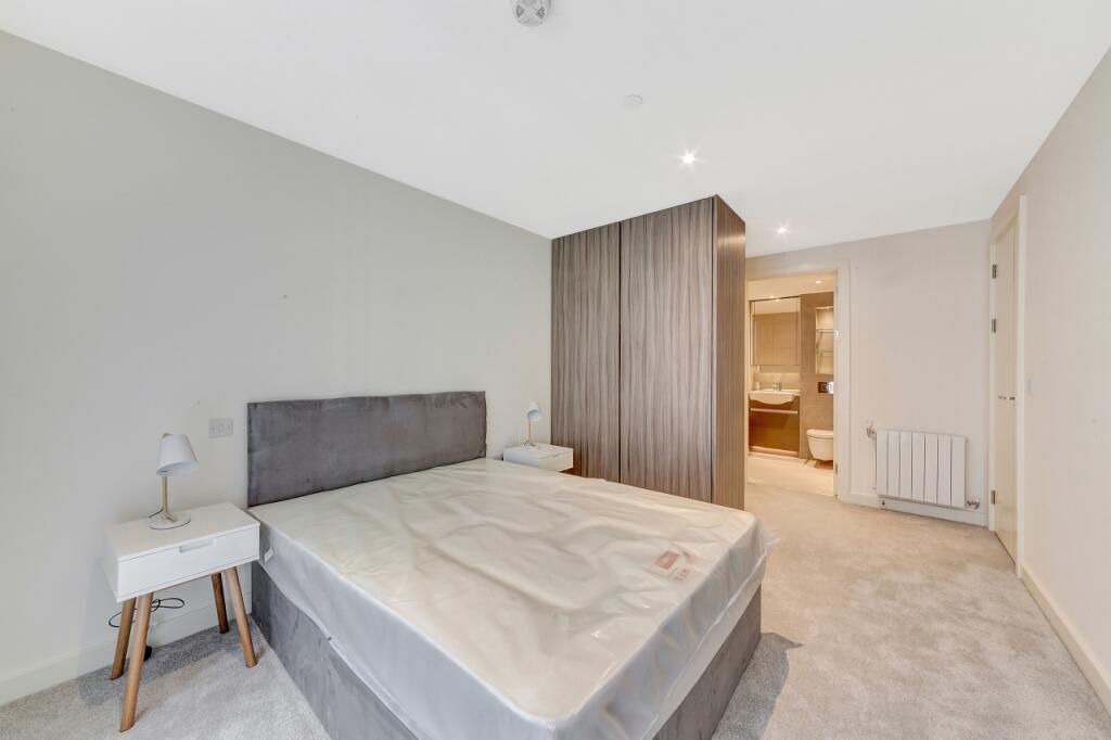 Bedroom 1 - Flat 902