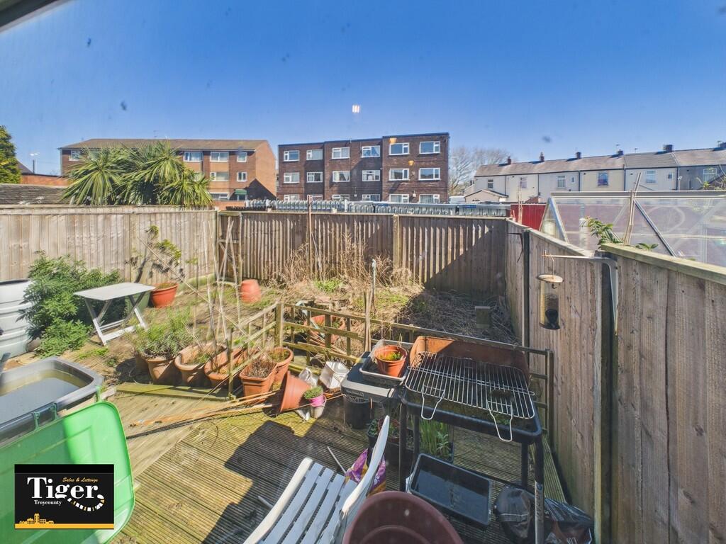 CAM02176G0-PR0539...