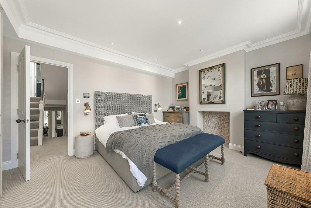 Bedroom (3).jpg