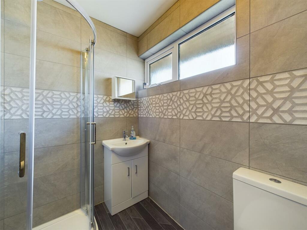 Shower Room.jpg