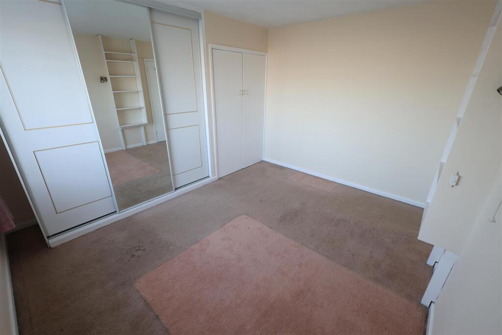 QR Bedroom 2 i.JPG