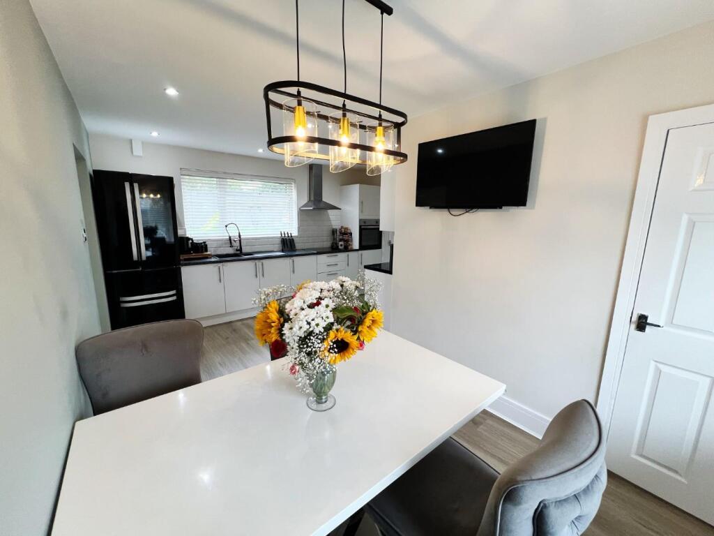 Kitchen / Dining room.