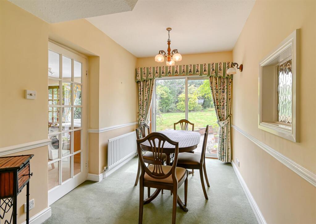 12 Rosemount Gardens-08.jpg