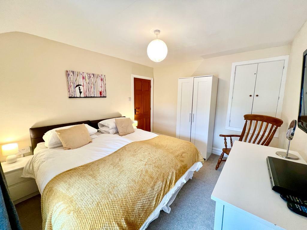 PHOTO-2022-11-08-18-01-04 (1).jpg