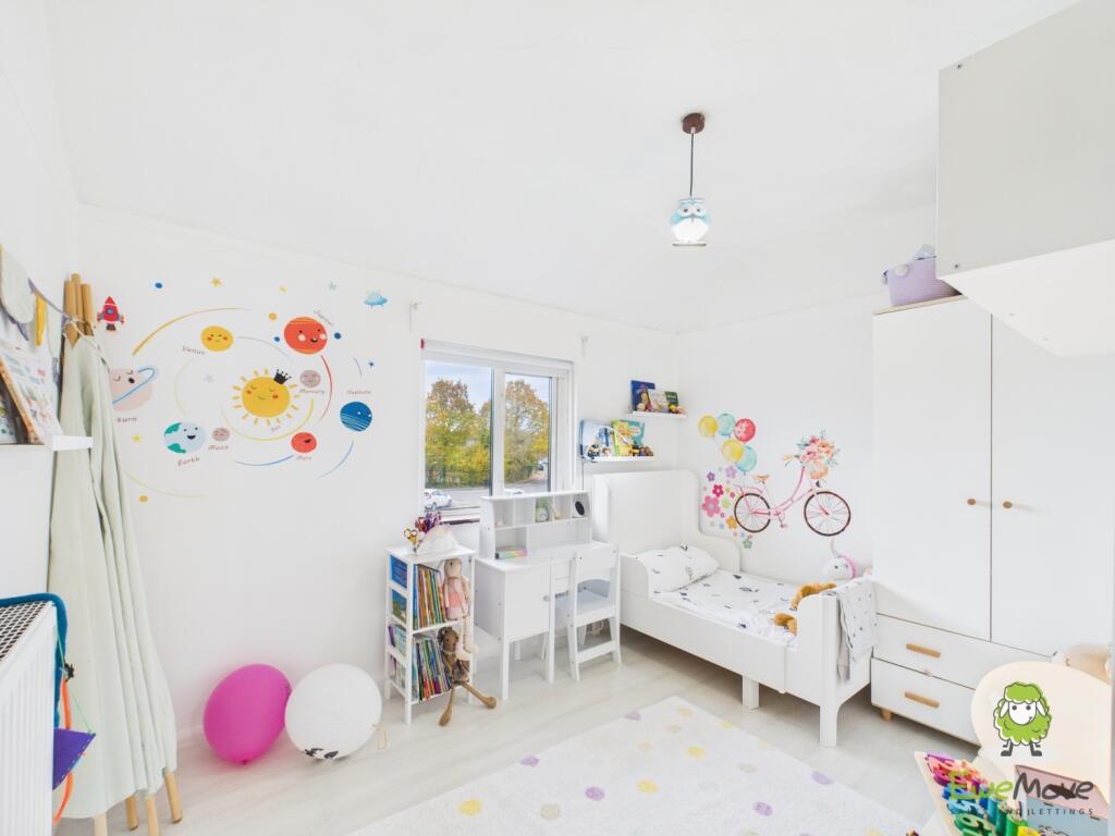 EweMove Estate Agents Basingstoke - St Andrews Roa