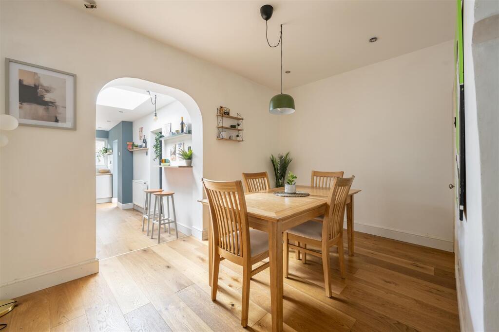 Trumpington Road, E7