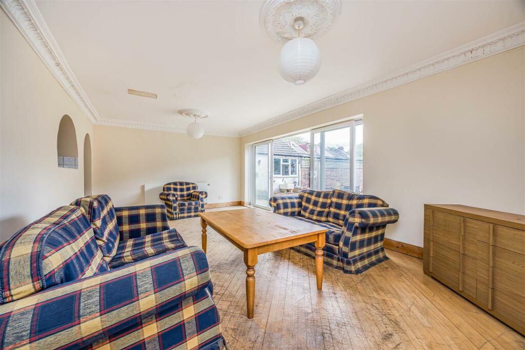 136 London Road, Widley-Small-PorticoMarketing-O'H