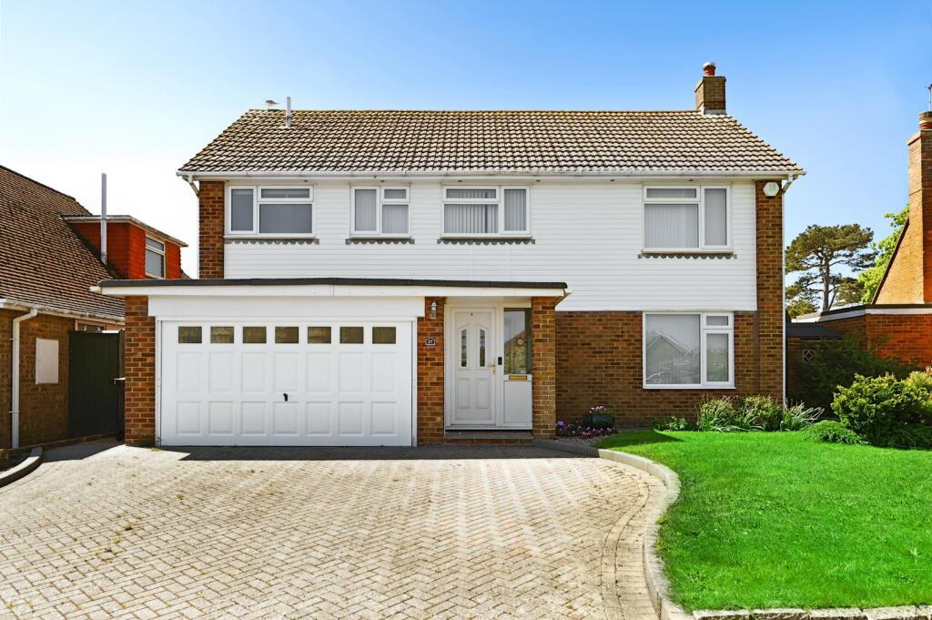 27 Saltdean Way TN39 (22).jpg