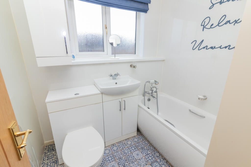 39 fischer gardens  Paisley  Pa1 2st L-5