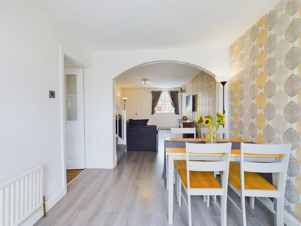 CAM03162G0-PR0130-STILL013