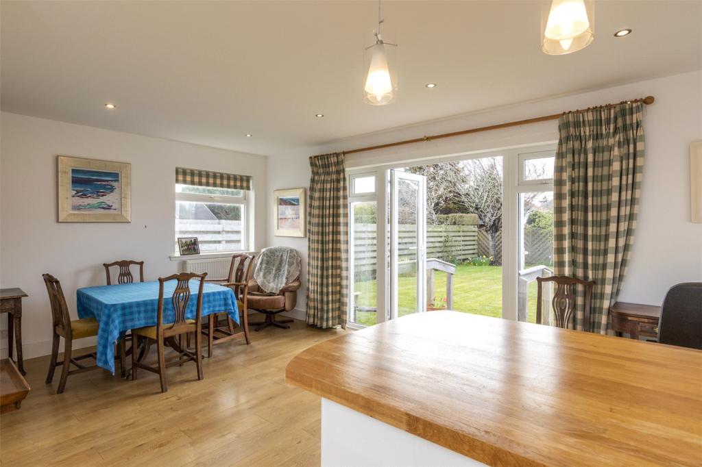 Dining/Kitchen