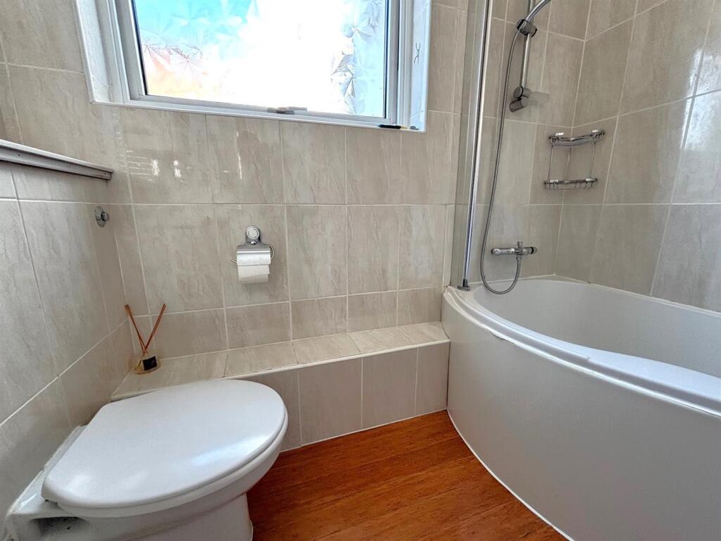 29 high point bathroom.jpg