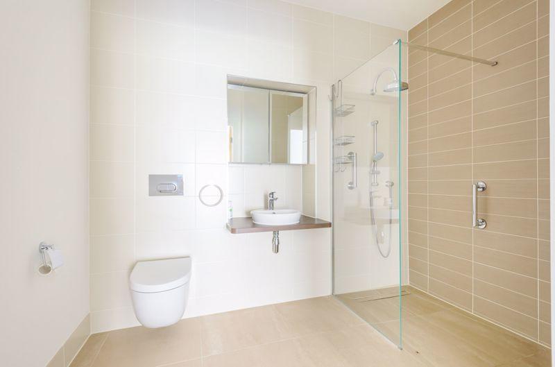 Ensuite shower...