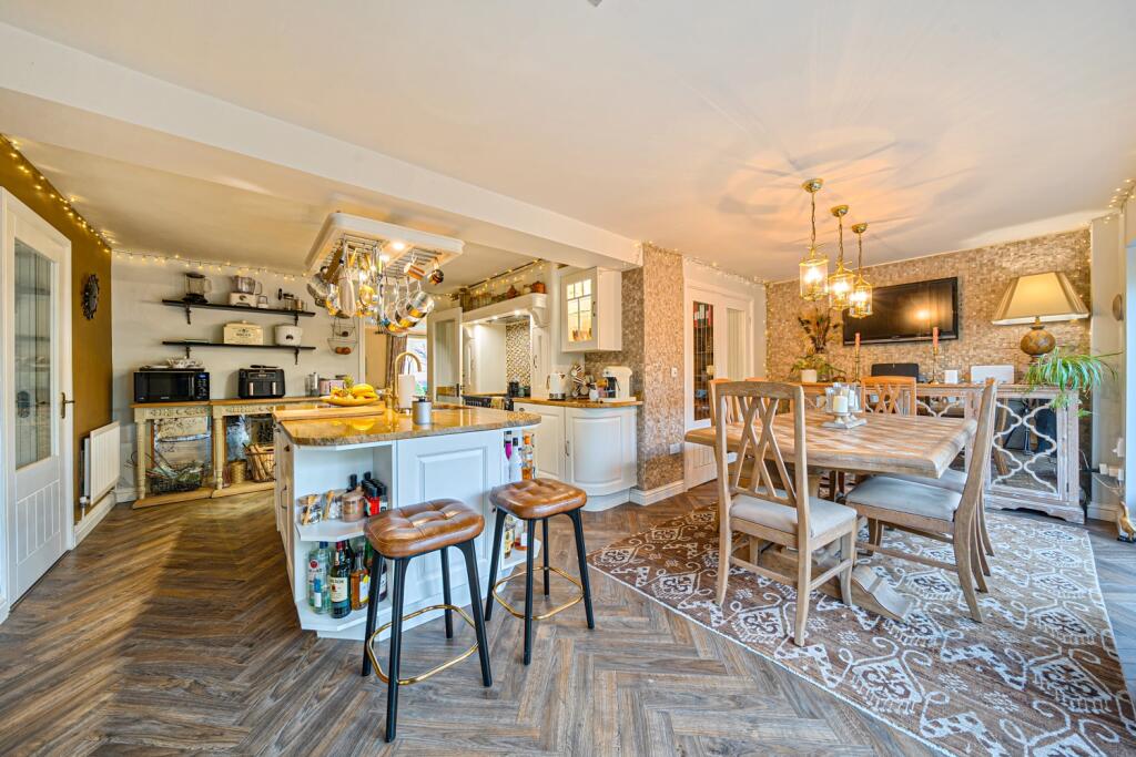 1383222-29-69207a54df814-ARW-1