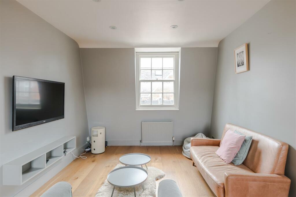 10, 9 Hanson Street-1.jpg