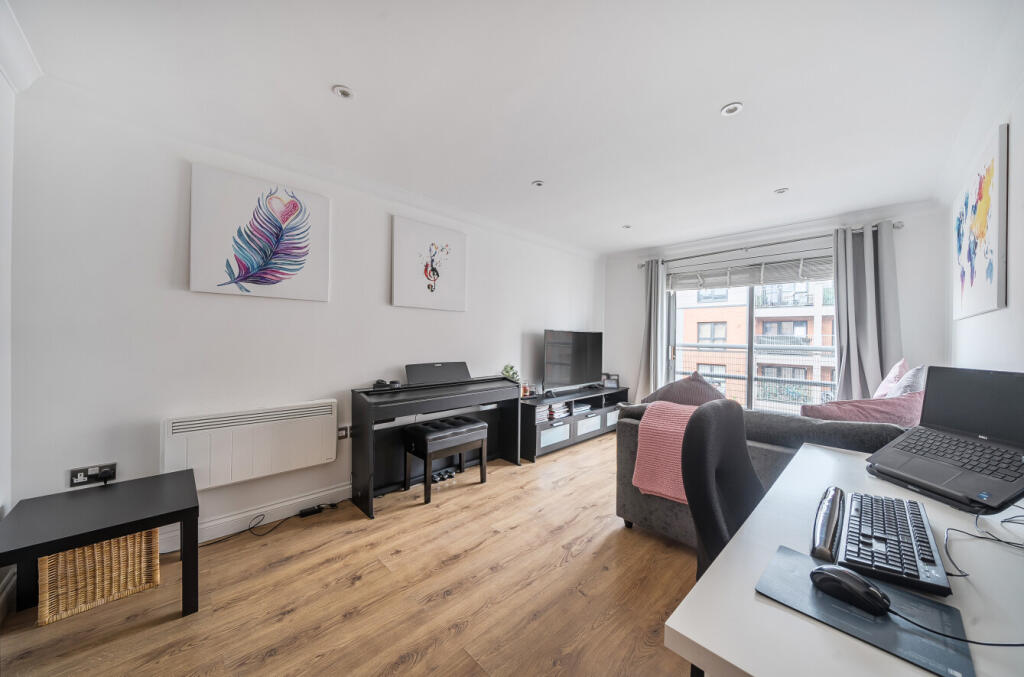 1361926-10-68dcf7...