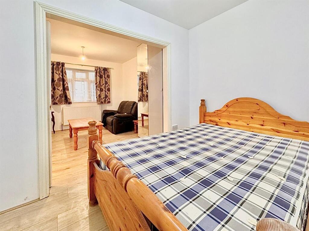 WhatsApp Image 2025-09-19 at 13.10.20_061ac5aa.jpg