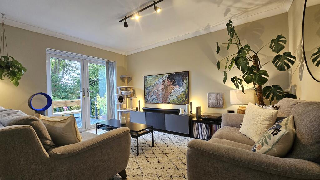 Lounge / Dining room