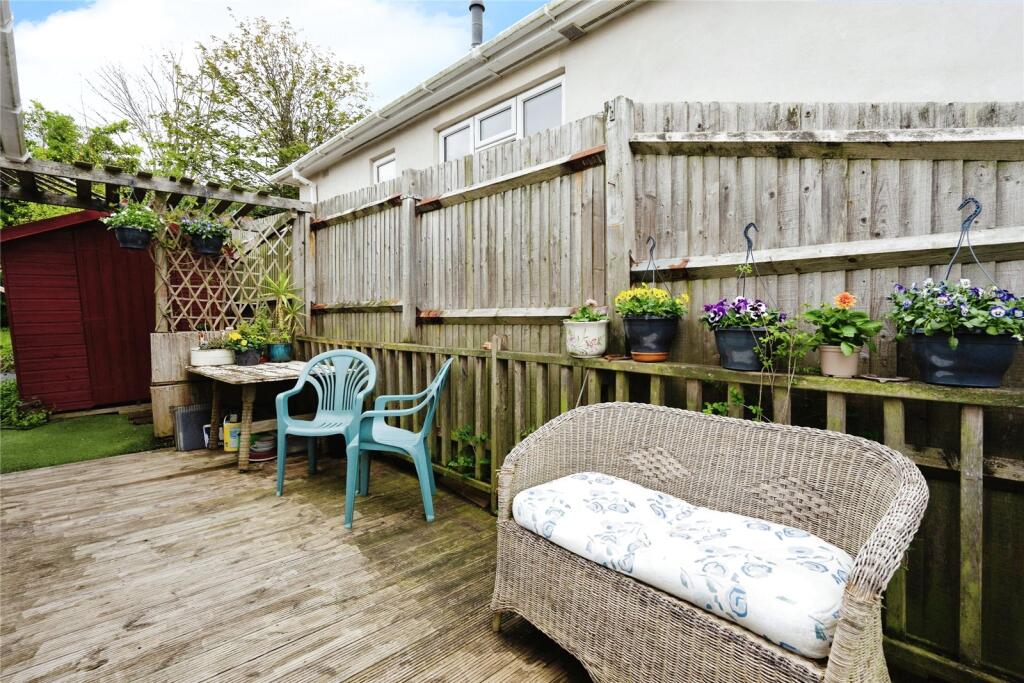 Side Decked Area
