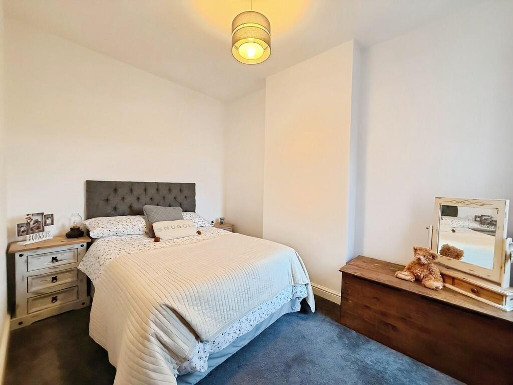 7311f0f7-WhatsApp...