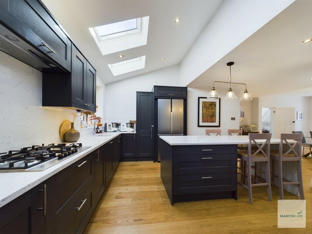 CAM03394G0-PR0174...