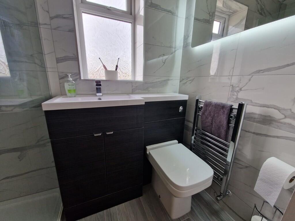shower oom 2