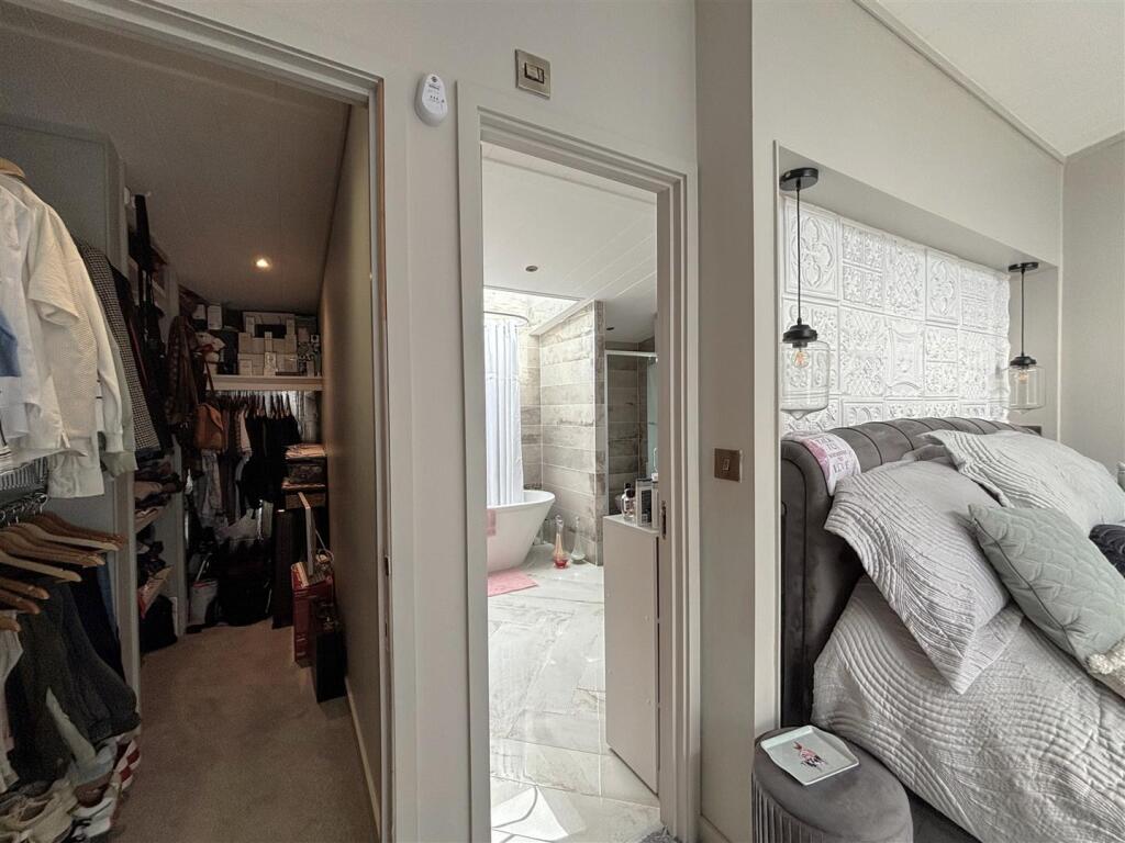 Walk in Wardrobe
