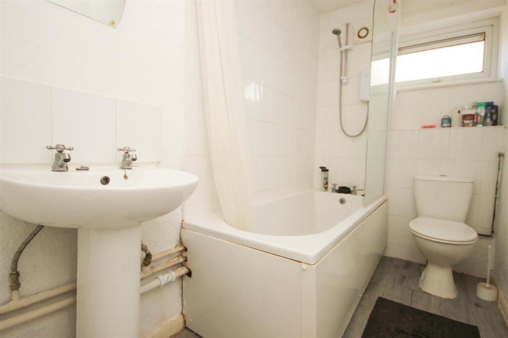 Communal Bathroom.JPG