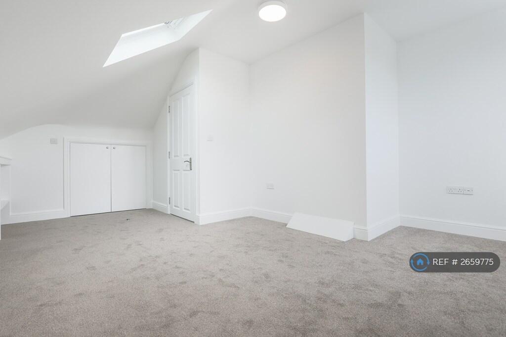 Bedroom 1 (Second Floor)