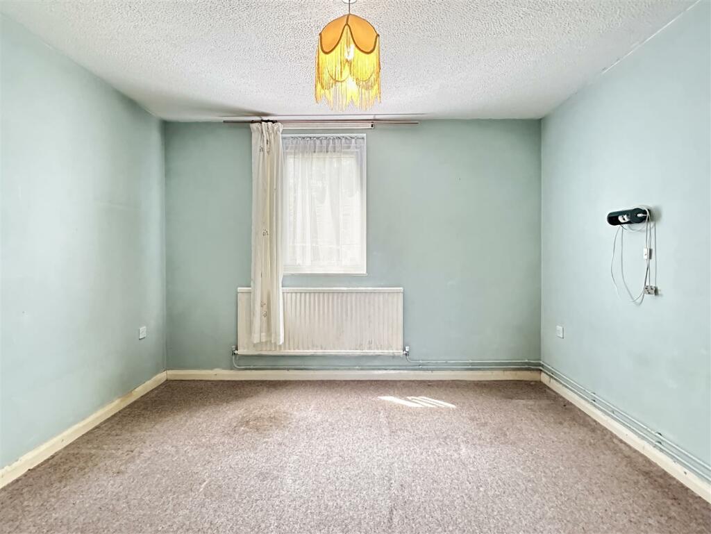 Bedroom 1.2.jpg
