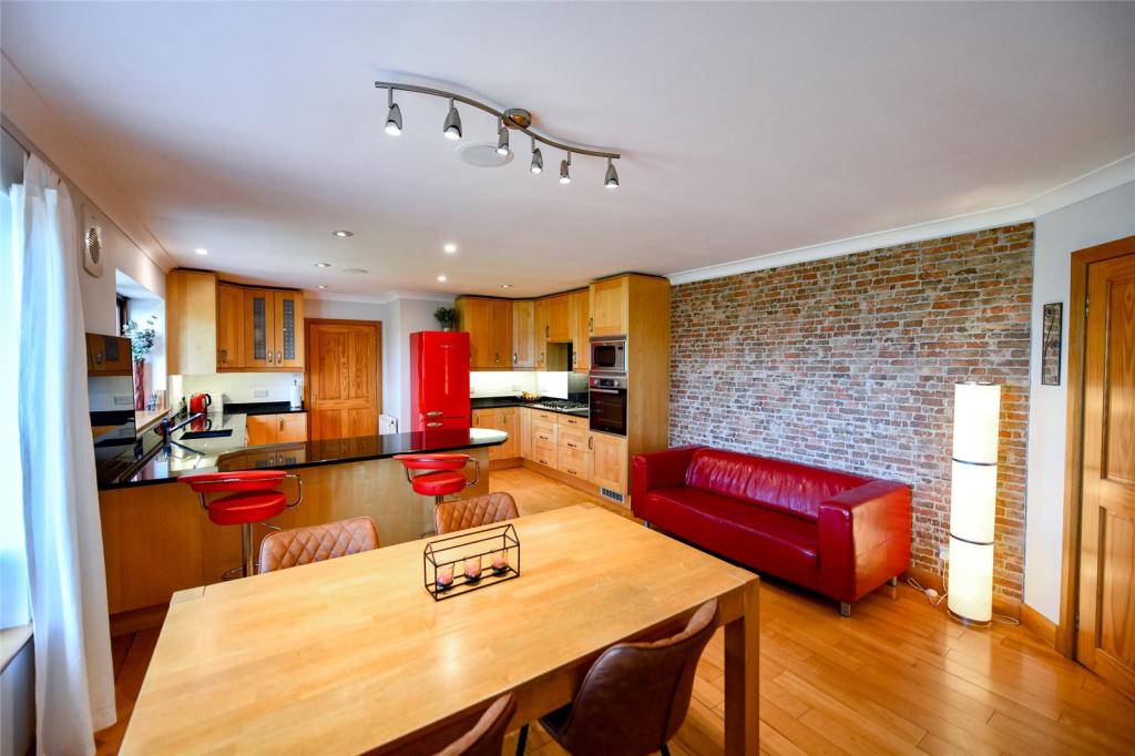 Kitchen Dining Area