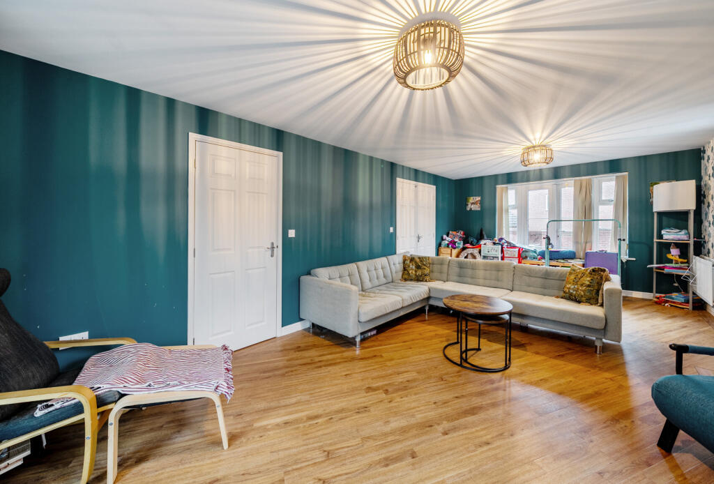 1374512-6-69172d3...