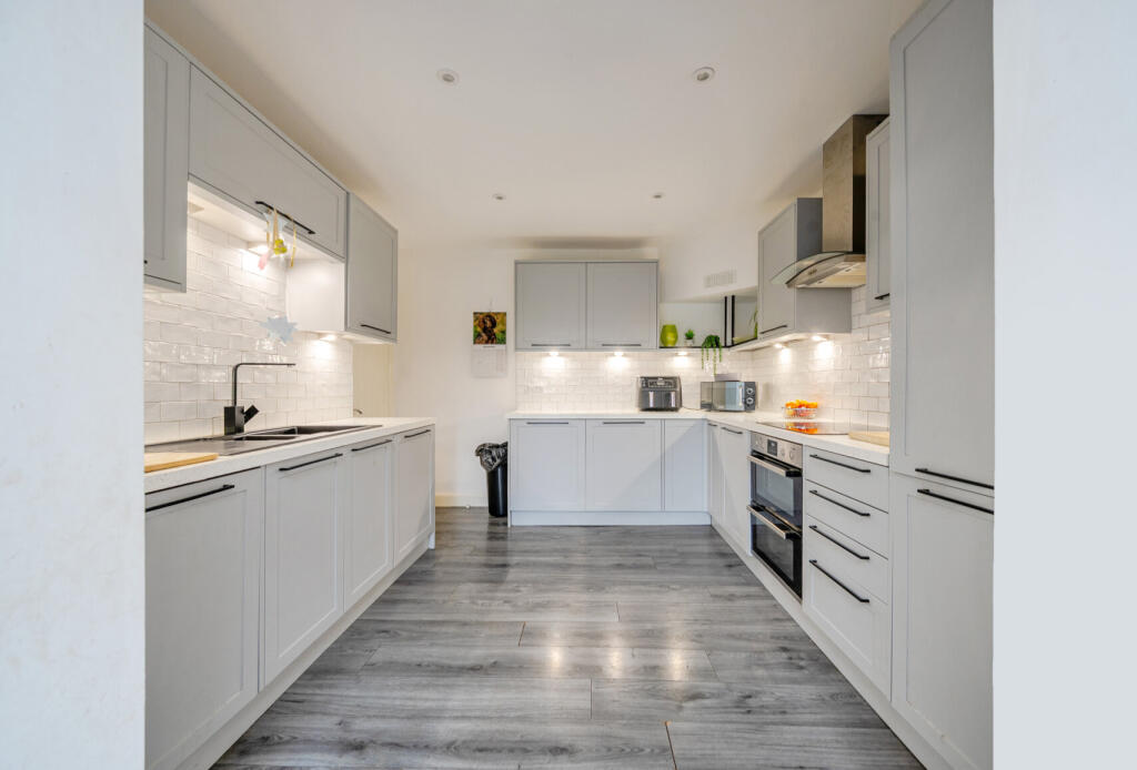 1385546-10-692d6b...