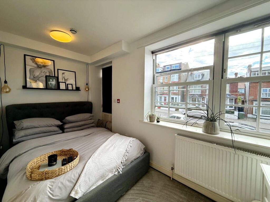 f2af1ef8-b9b0-4be3-acb6-eda2c8ed4119